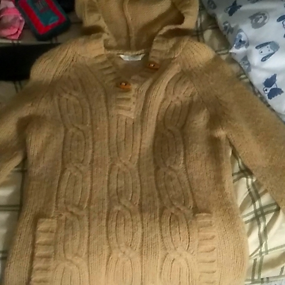 Aeropostale pull over sweater with front pockets